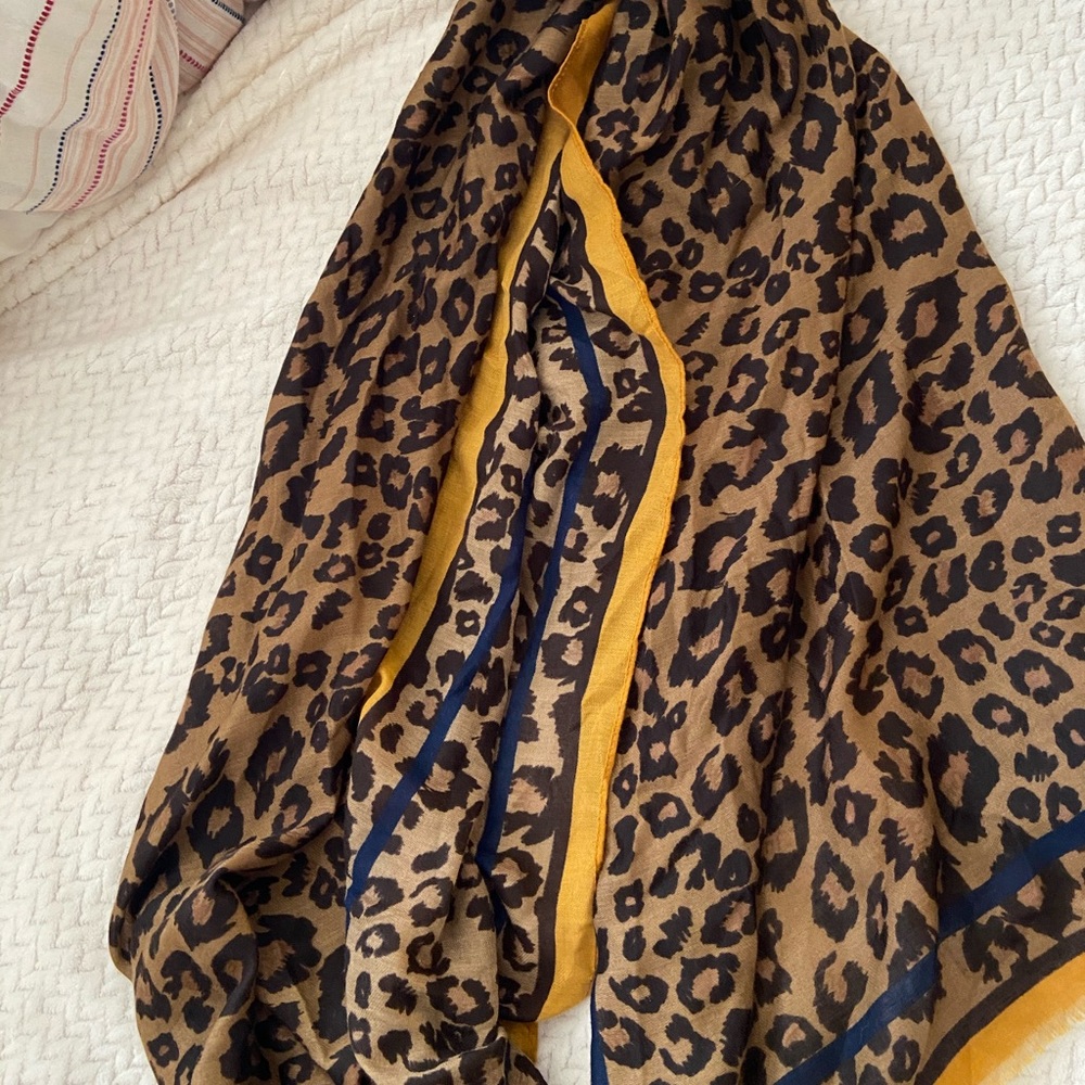 Beautiful cheetah print scarf with gold and blue